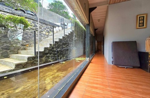 Megamendung Villa | Villa Montaview Puncak (Mountain View Cottage)
