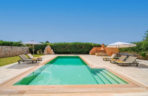 Sarlata Villa | Villa Nostos by Villa Plus