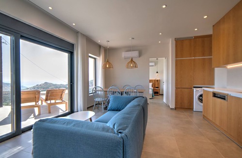 Mariou Villa | Villa Oniriko - Three Bedroom Villa, Sleeps 6