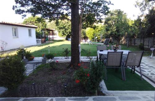 Troulos Apartment | Villa Ourania