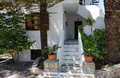 Troulos Apartment | Villa Ourania
