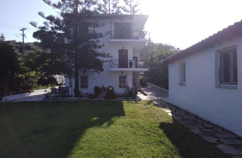 Troulos Apartment | Villa Ourania