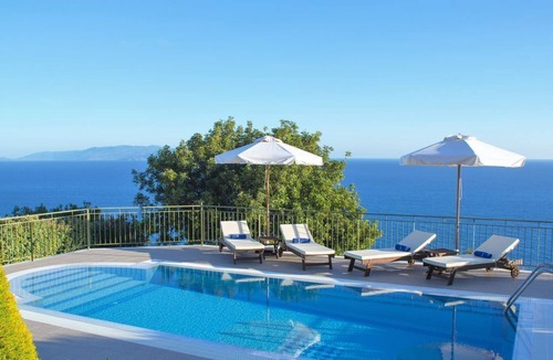 Plateies Villa | Villa Penelope, Boundless Sea and Mountain Views With Private Swimming Pool