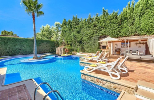 Urbanitzacio Gotmar Villa | Villa Pinos by Villa Plus