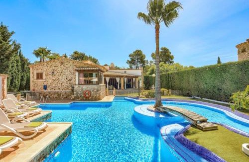 Urbanitzacio Gotmar Villa | Villa Pinos by Villa Plus