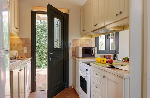Svoronata Villa | Villa Riaki - Two Bedroom Villa, Sleeps 4
