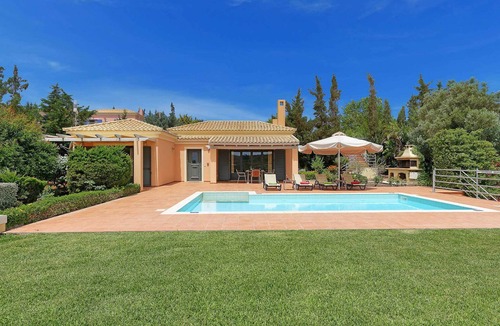 Svoronata Villa | Villa Riaki - Two Bedroom Villa, Sleeps 4