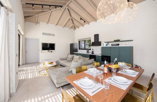 Kateleios Villa | Villa Selena - Three Bedroom Villa, Sleeps 6