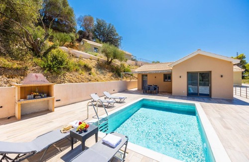 Mousata Villa | Villa Sia - Two Bedroom Villa, Sleeps 4