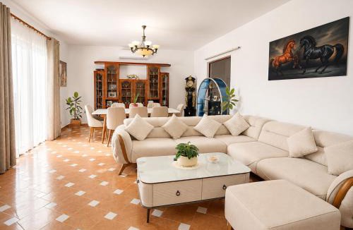Shkembi i Kavajes Villa | Villa Sofia