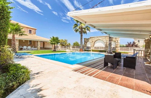 Drosia Villa | Villa St Dennis - Three Bedroom Villa, Sleeps 6