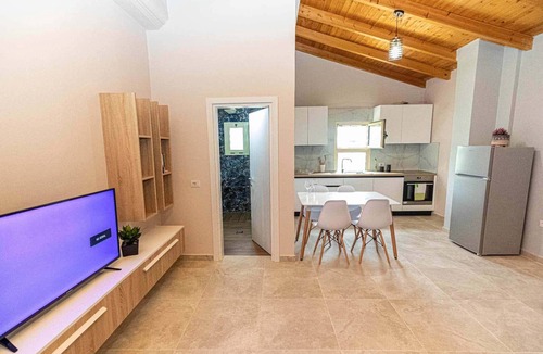 Qeparo Apartment | Villa The Old Bakery