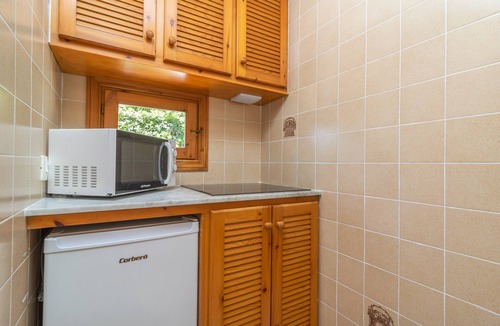Cala en Porter House | VILLA VICTORIA - Charming house with shared pool.
