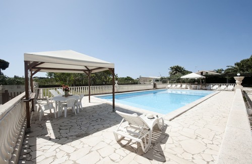 Caucana-finaiti-casuzze-finaiti Nord Villa | Villa with garden and swimming pool very close to the beach