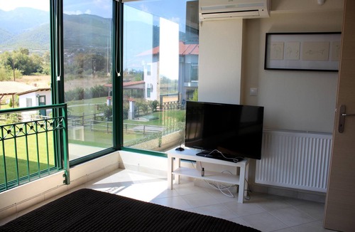 Skotina House | Villa with pool and garden, wifi, 7 pers. | Pieria - olymp. Riviera, Makedonia
