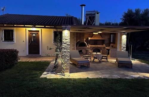 Ilida House | Villa Zoe renovated house for summer vacation and more