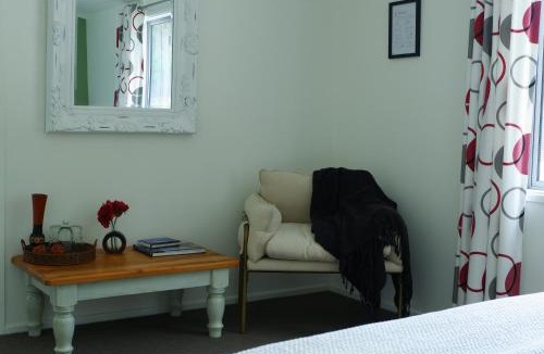 Lowburn Bed & Breakfast | Vines on Bannockburn