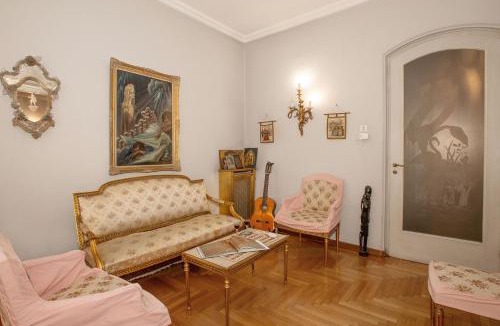 Athens City Centre House | Vintage apartment KOLONAKI