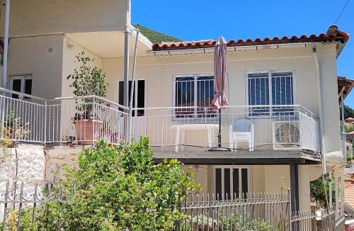 Messaia Apartment | Vintage House with a fantastic view