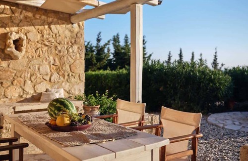 Korithi Villa | Viola Villa with Infinity Pool, BBQ & Sea View