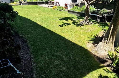 Waihau Bay House | VIP boat trailer park at ramp included. large spacious house. free wifinnn