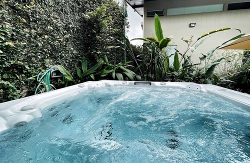 San Antonio de Belen Villa | ViVe Resort Cariari - Hydromassage and private pool