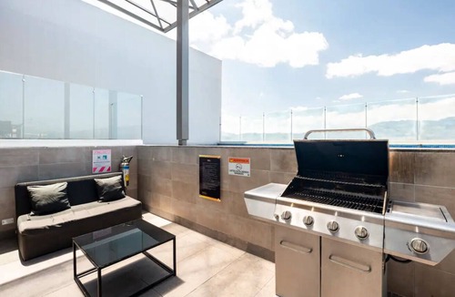 Barrio Escalante Apartment | Vivi's Hideaway