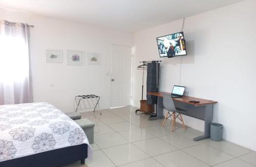 San Jose House | W's Hostel