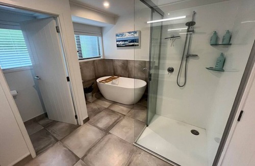 Gisborne House | Waikanae Central beach house.