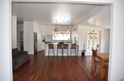 Gisborne House | WAINUI GARDEN HIDEAWAY a little gem in a garden oasis.n