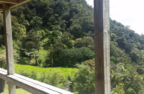 Opononi House | Waiotemarama Falls Lodge - private holiday home