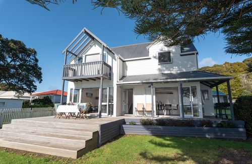 Paihia Cottage | Wairangi Beach Cottage - Paihia Beach House