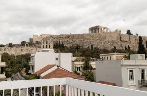 Anafiotika Apartment | Wake Up to the Acropolis in a Hidden Gem