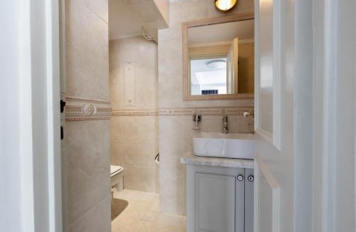 Anafiotika Apartment | Wake Up to the Acropolis in a Hidden Gem