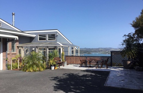Kerikeri House | Wake up to the beautiful Bay of Islands. Family home overlooking Kerikeri Inlet