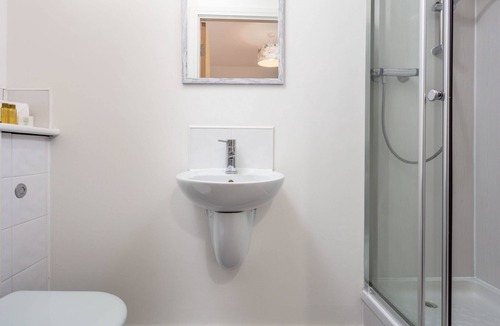 Kilmarnock Apartment | Walker Suite No73 - Donnini Apartments