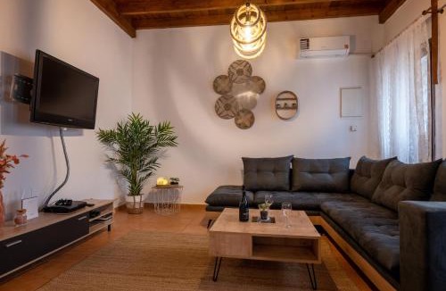 Archanes Villa | Walnut tree Villa Ano Archanes-10km from Heraklion