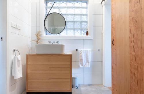 South Launceston House | Walter Cottage As Cosy As It Is Convenient