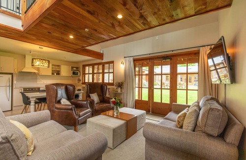 Wanaka Bed & Breakfast | Wanaka Homestead Lodge & Cottages
