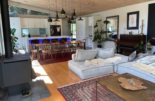 Albert Town House | Wanaka's most stunning views of Mount Iron in a secluded and private setting
