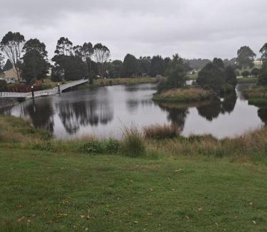 Waratah Apartment | Waratah Waterfall Retreat Unit1 Free WiFi & Free Pay TV