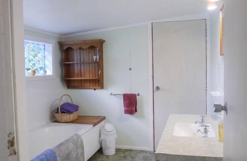Hamurana Other | Warm calm peaceful Farmstay Rotorua with Wi-Fi (but kids don't need to know!)