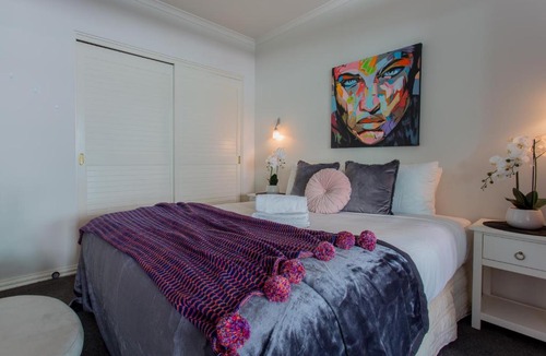 Auckland Central Business District Apartment | Warm & inviting 1 bedroom Apartment in the Viaduct Harbour