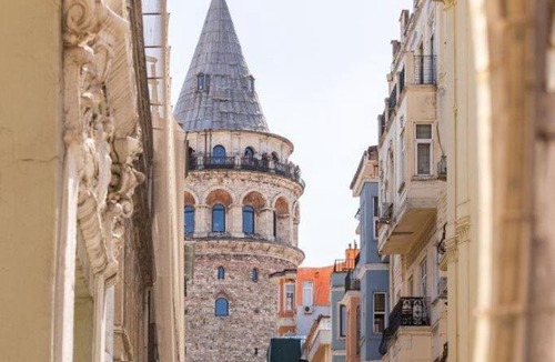 Galata Apartment | Warm Rustic Charming 2BD Galata wPatio Gem! #320