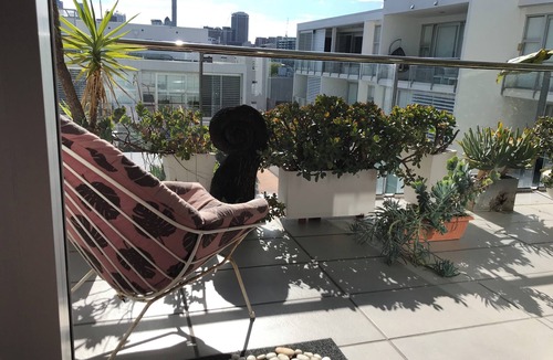 Freemans Bay Apartment | Warm, spacious and secure apartment in great location. Just move in!