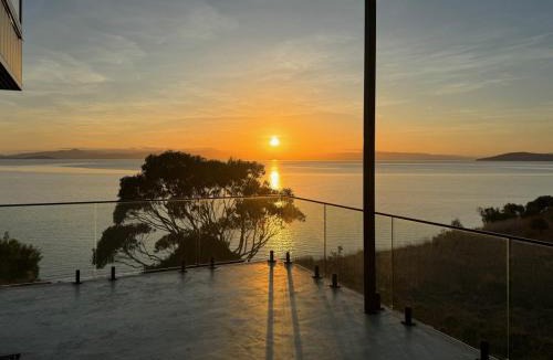 Primrose Sands House | Waterfront 'Tupelo' with Sauna on Primrose Point