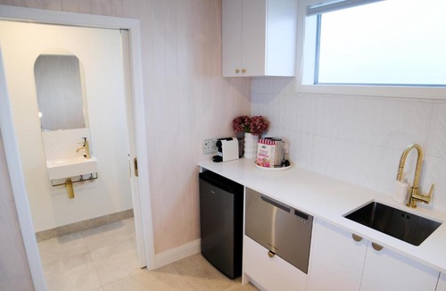 South Bay Apartment | Welcome to 'Bays Rest' South Bay, Kaikoura