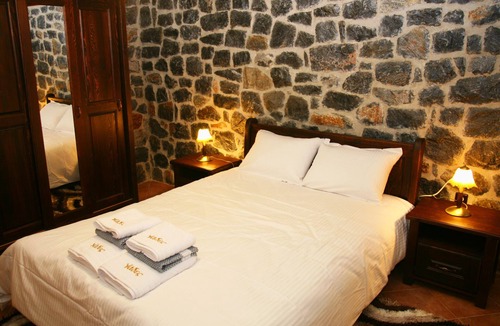 Loutraki House | Welcome to Guesthouse Yades, Double Studio!