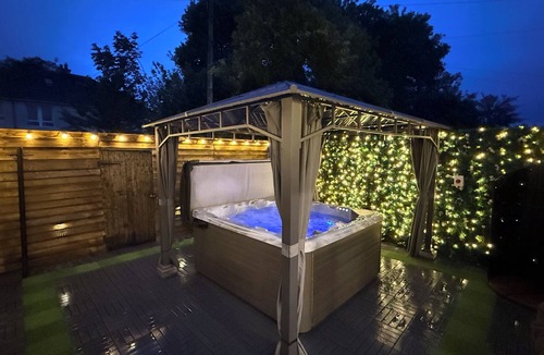 Glasgow House | Welcome to your perfect getaway