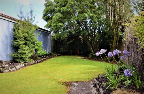 Haast House | Welcoming and well loved older house centrally located in Haast township